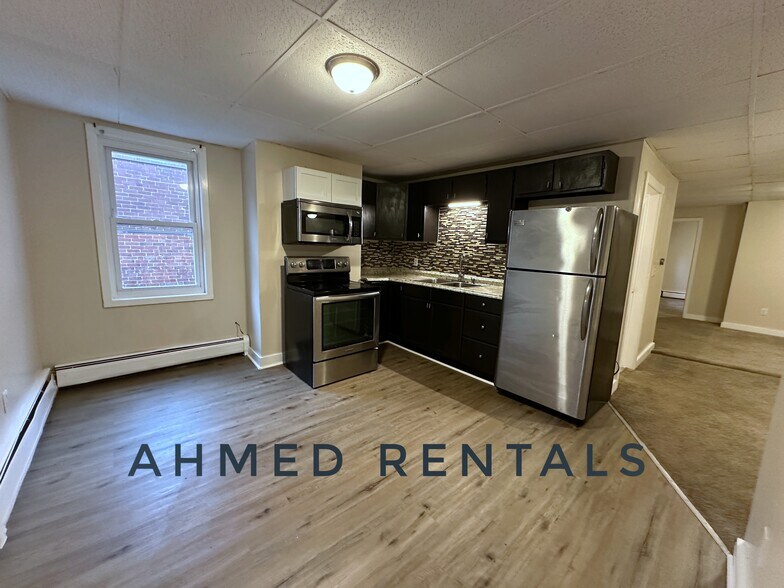 Building Photo - 37 Tate St