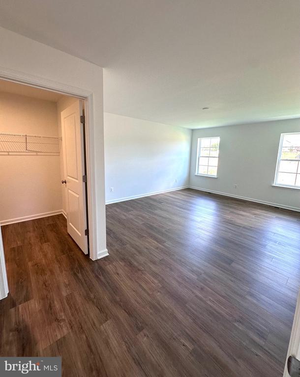 Building Photo - 151 Capulet Ct
