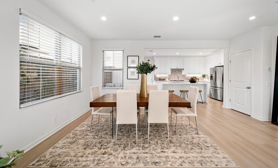 Building Photo - 106 Sunnyside