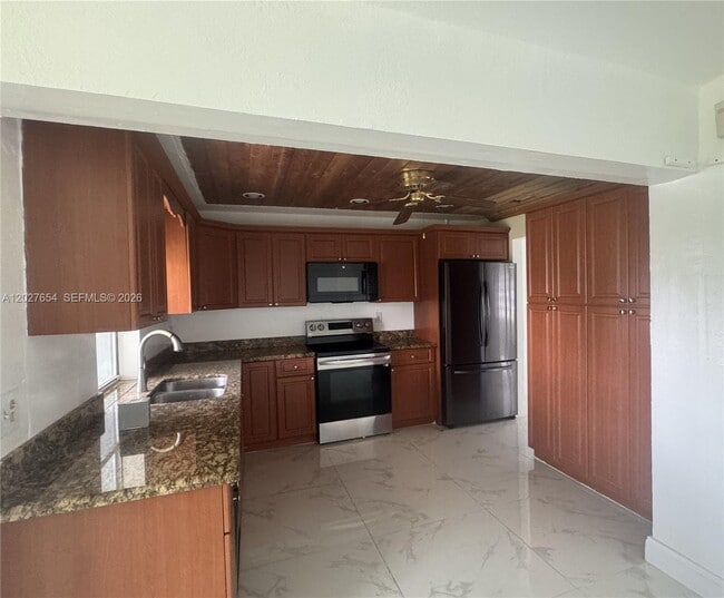 Building Photo - 20600 NW 2nd Ct