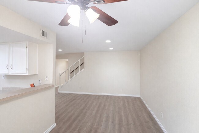 Building Photo - 14555 Wunderlich Dr