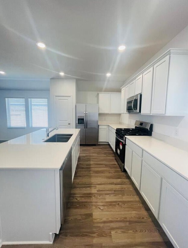 Building Photo - 3619 River Sand Rd