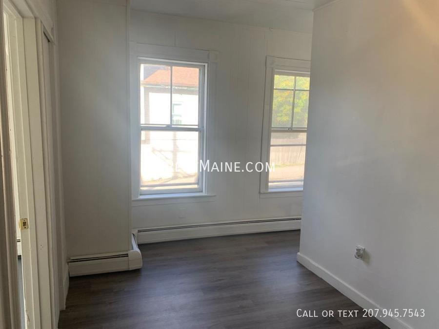 Building Photo - 97 Center St