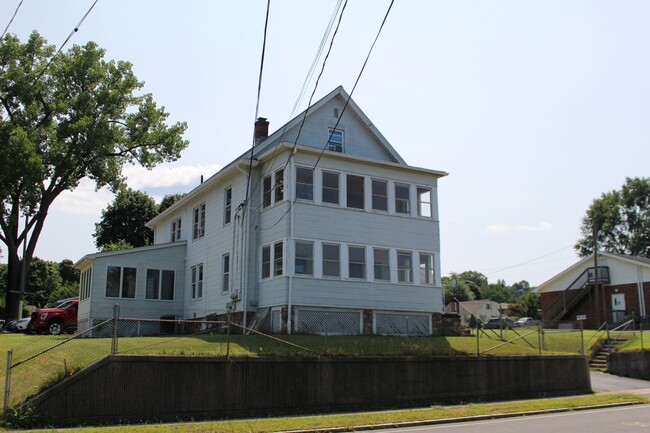 Building Photo - 488 South St