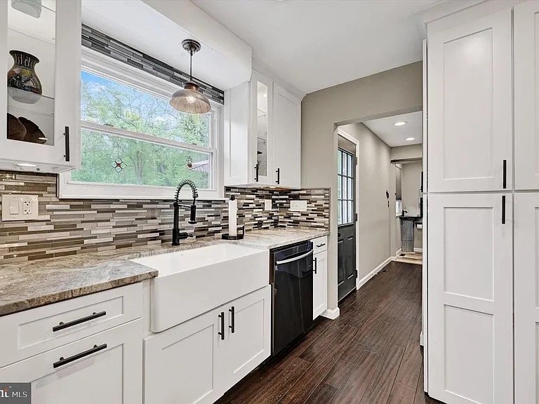 Building Photo - 4296 Wolf Hill Dr