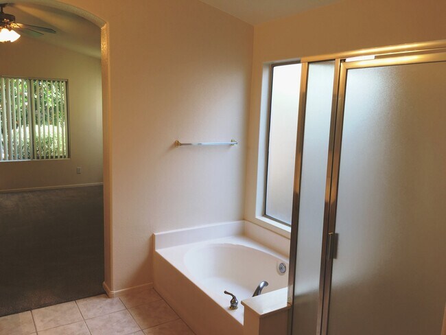Building Photo - Chandler 3 Bedroom, 2 Bathroom - 1 Story B...