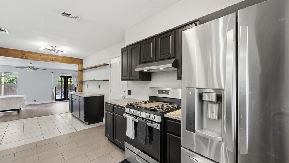 Building Photo - 2503 Irwin Dr