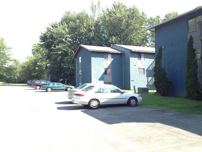 Building Photo - 4103 Pine Hollow Dr
