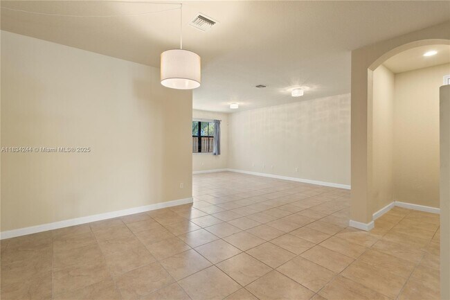 Building Photo - 9600 Town Parc Cir N