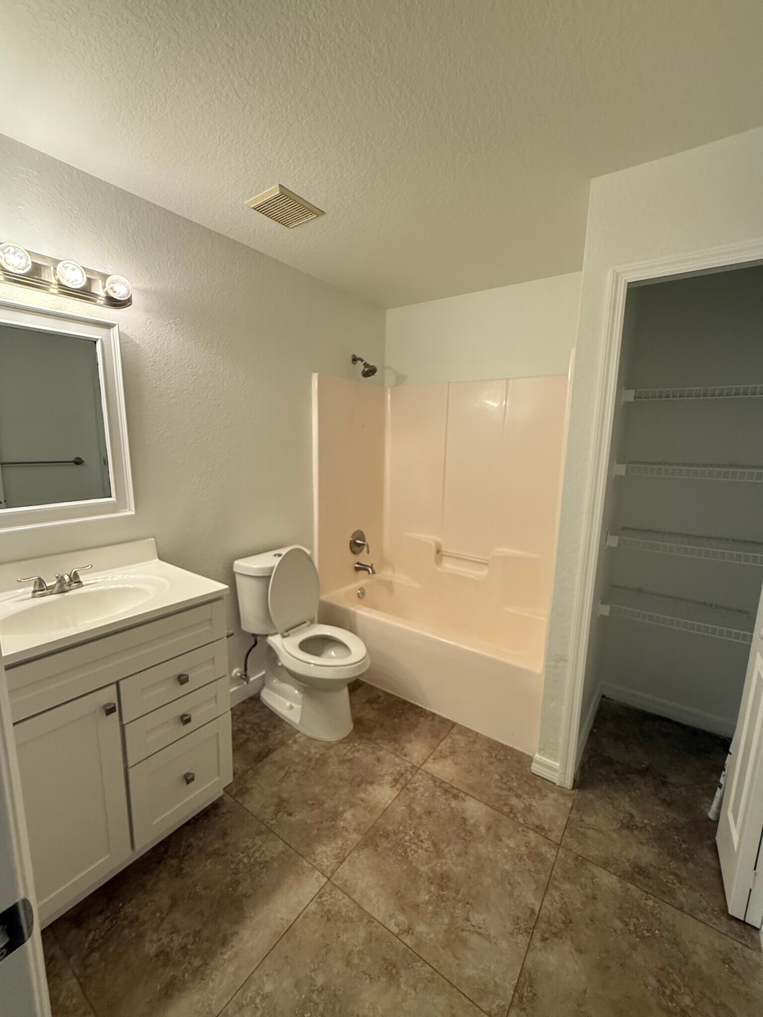 Building Photo - 739 Jack Ave S