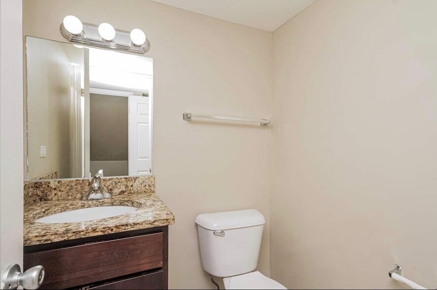 Building Photo - 6173 Brookwood Dr