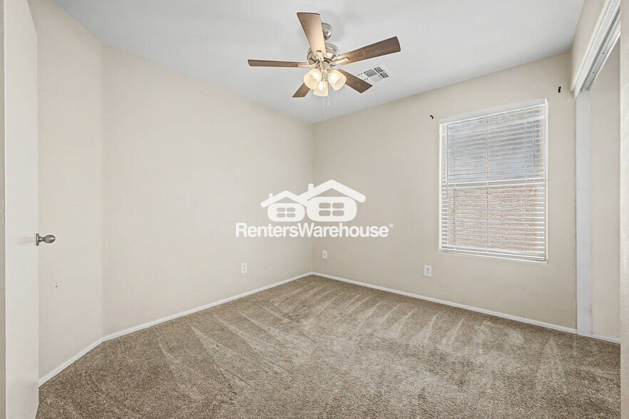 Building Photo - 29169 N Rosewood Dr