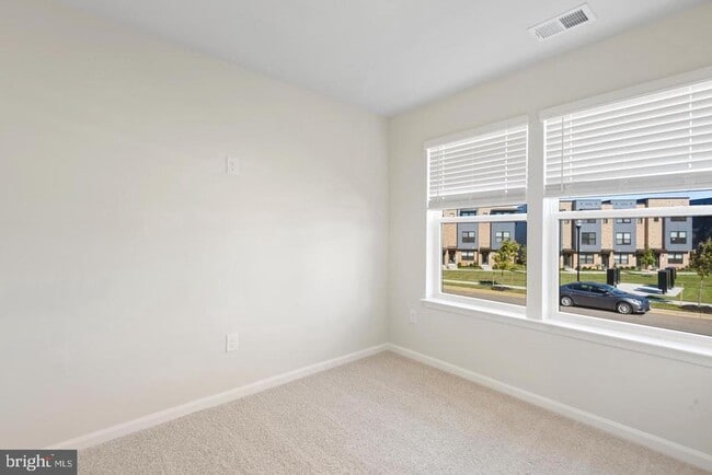 Building Photo - 568 Banquet Ln