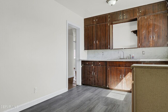 Building Photo - 536 Ben Swain Dr