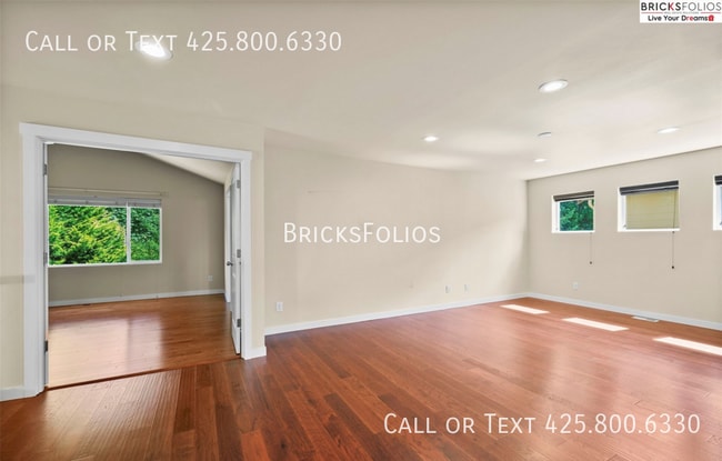 Building Photo - 10550 Sheridan Cres NE