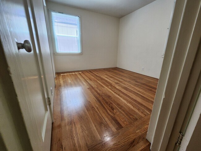 Building Photo - One bedroom downtown Palo Alto