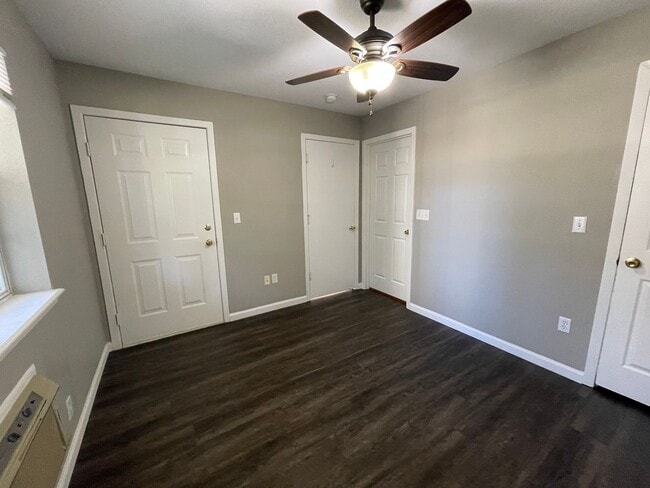 Building Photo - 2 bedroom 2 bath Apartment for Rent in Branson, Missouri -  Walk IN