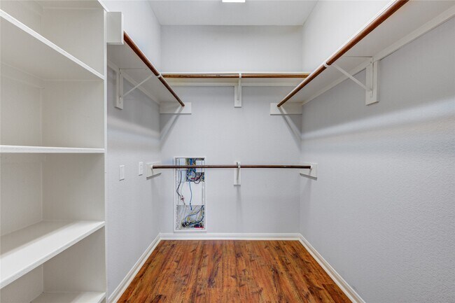 Building Photo - 6030 Starbrook Creek Dr