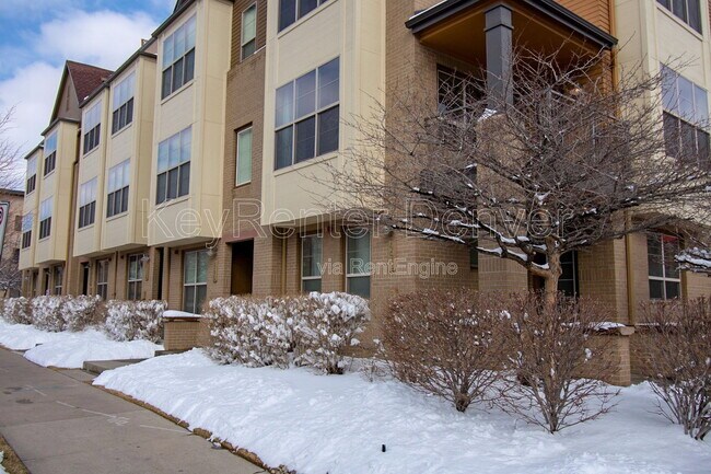 Building Photo - 492 S Saulsbury St