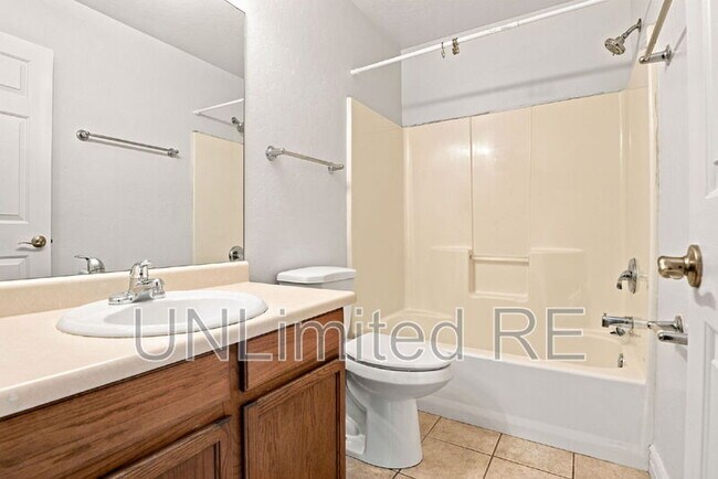 Building Photo - 3272 S Litzler Dr