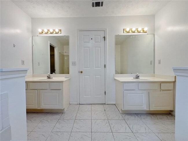 Building Photo - 290 Arden Ridge Ct
