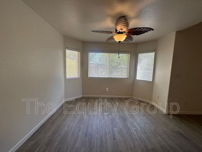 Building Photo - 2322 E Beech Ct