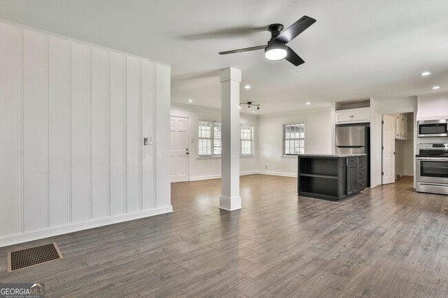 Building Photo - 2366 GA-92