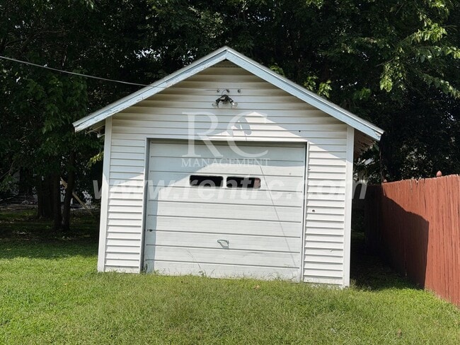 Building Photo - 1220 Harmon-