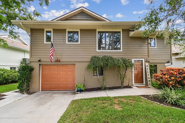 Primary Photo - "Charming 3-Bed, 2-Bath Oasis at 1011a Sou...