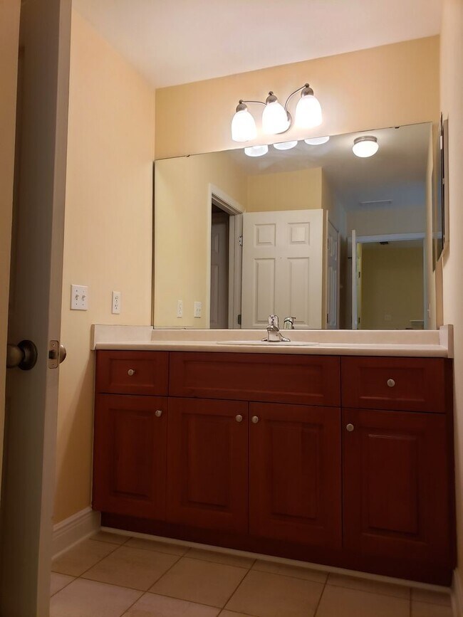 Building Photo - 3 bedroom town home for rent early January 2026, gated community with a garage for $1850 per month