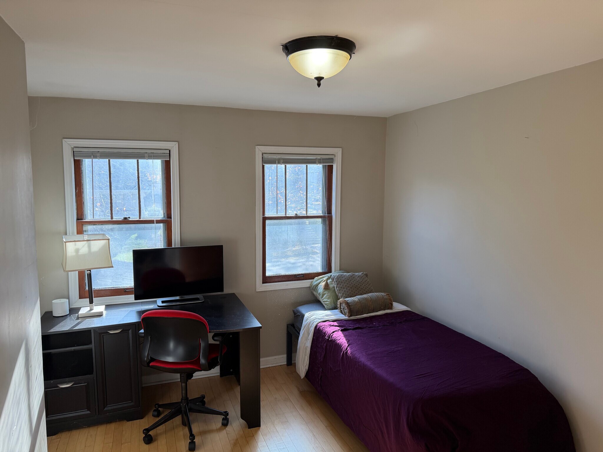 Building Photo - 18 Rustic W