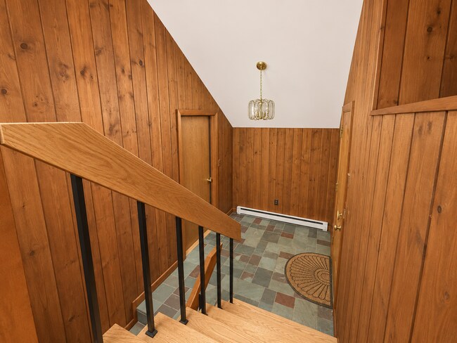 Building Photo - 3 Lark Pl