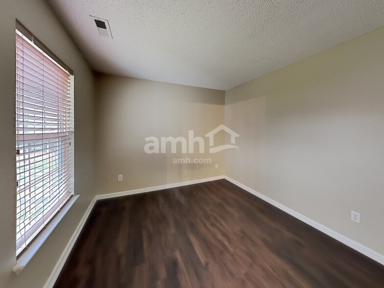 Building Photo - 1701 Colin Creek Ln