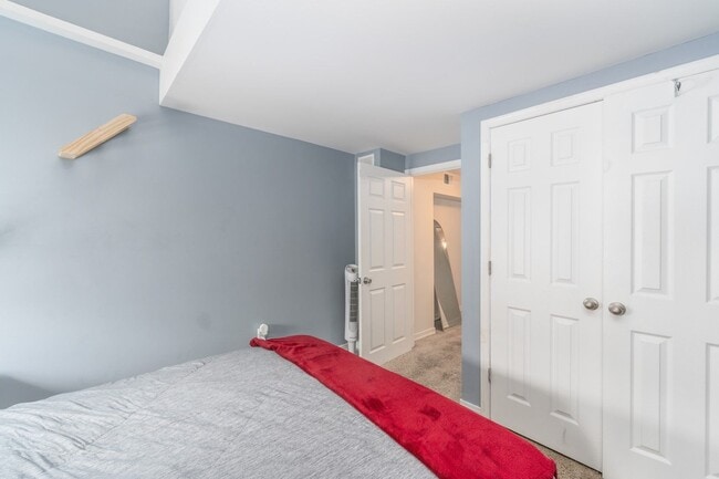 Building Photo - 1516 William St