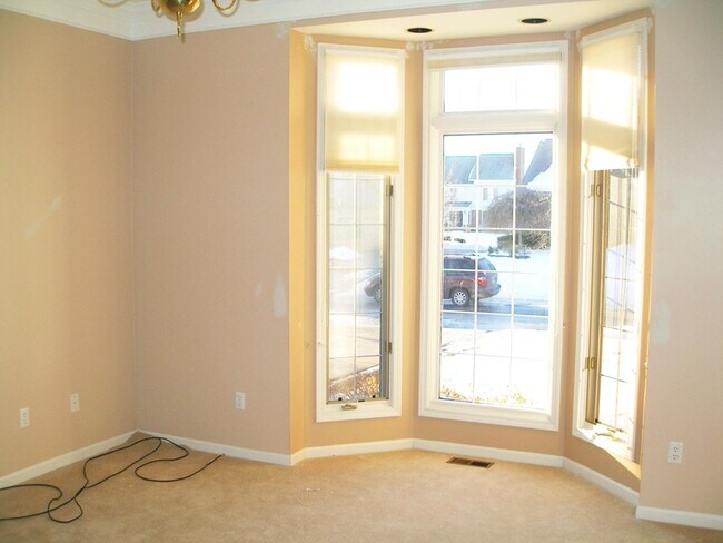 Building Photo - 45866 Fountain View Dr