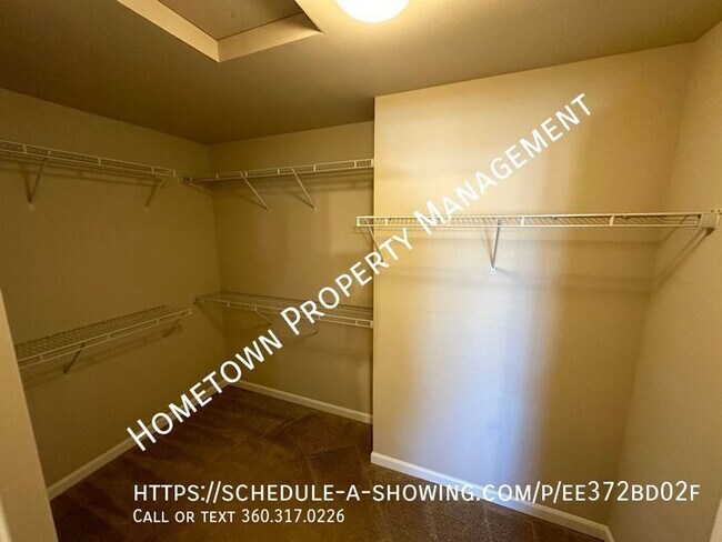 Building Photo - Custom 5 Bedroom Home in Freestone Station...