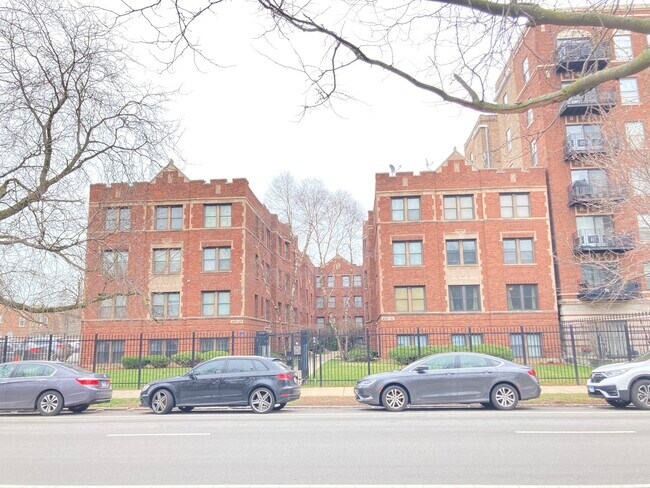 Building Photo - 4531 S Drexel Blvd