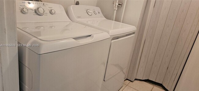 Building Photo - 9001 Wiles Rd