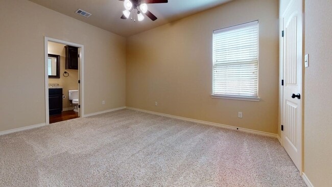 Building Photo - 140 Knox Dr