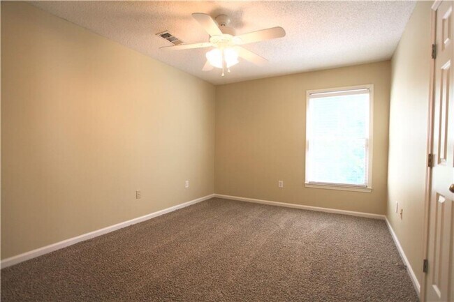 Building Photo - Home available February 2026!