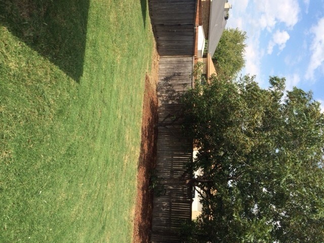 Building Photo - 853 Warwick Dr