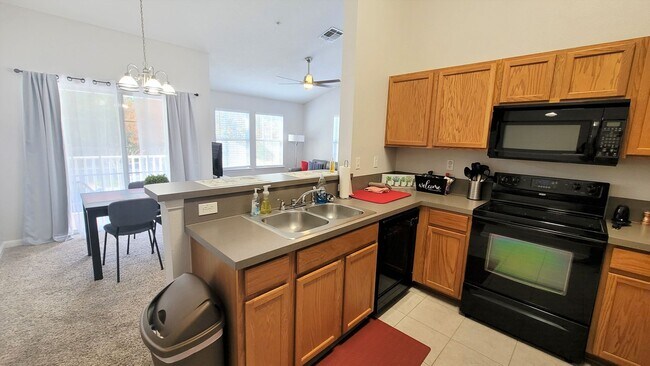 Building Photo - 2 BR / 2 BA Flemimg Island / Carrington Place at Fleming Island Plantation Luxury Condo