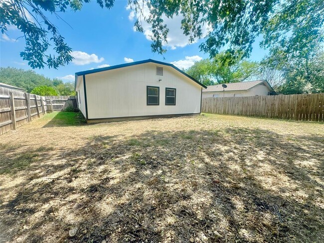 Building Photo - 6900 Trendal Ln