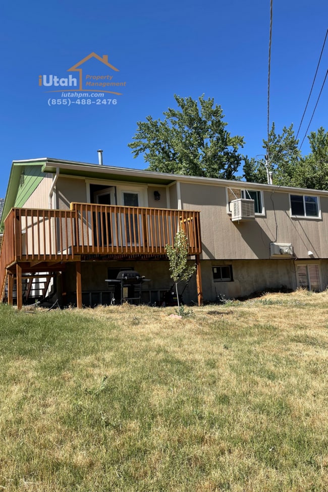 Building Photo - 2 bdrm 1 bath Duplex- Coming soon