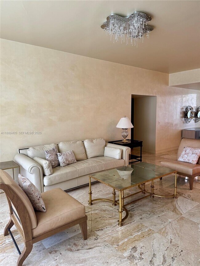 Building Photo - 16001 Collins Ave