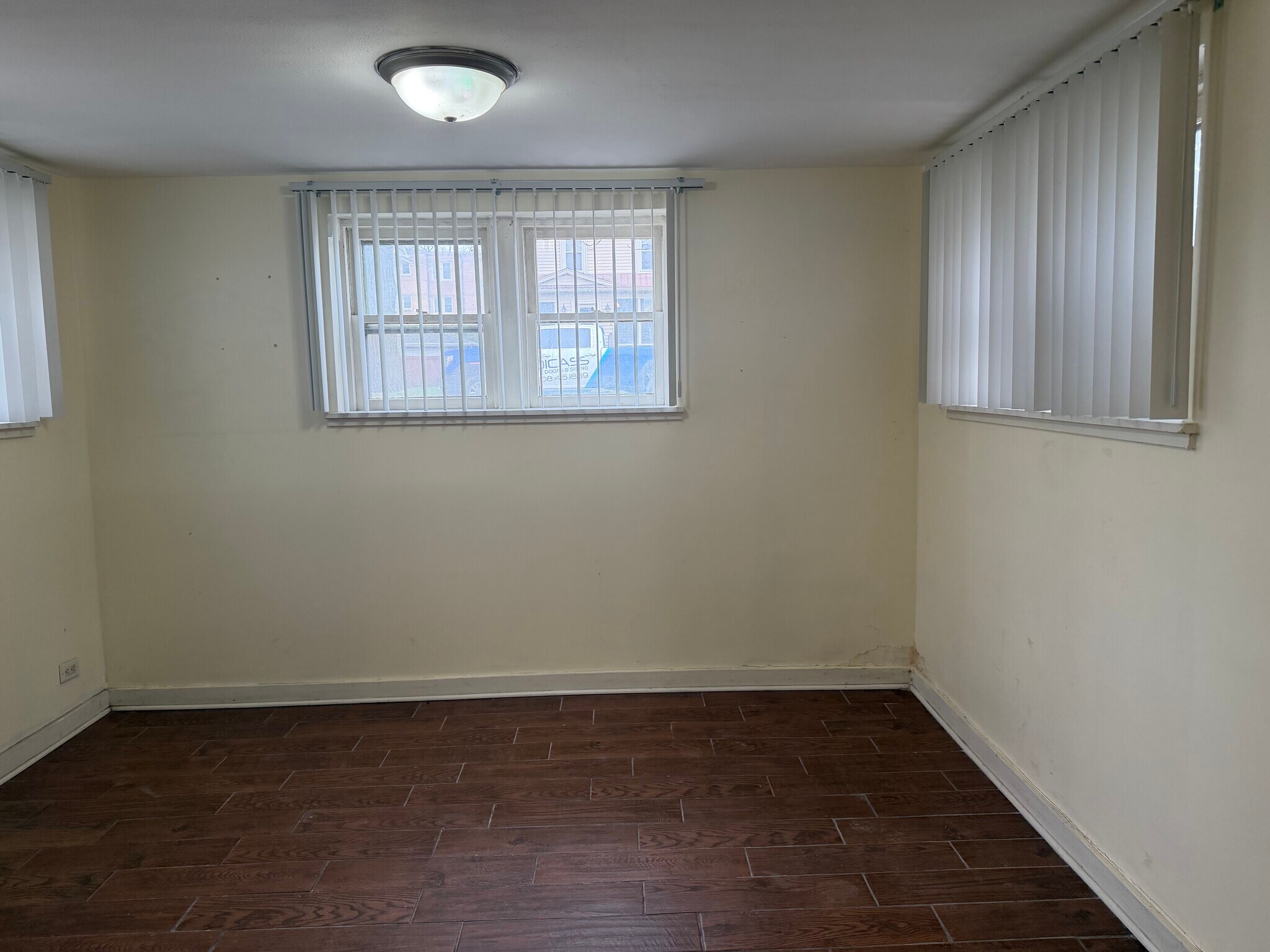 Building Photo - 58 Lincoln Ave