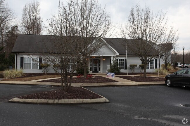 Arlington Square West Apartments Asheboro, NC