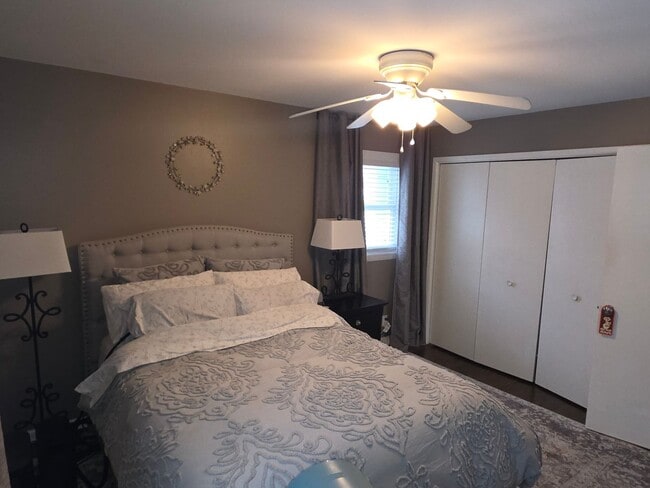 Building Photo - Updated 3 bedroom Kenosha ranch