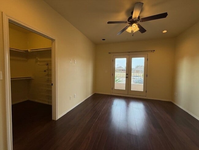 Building Photo - Escondido Townhomes