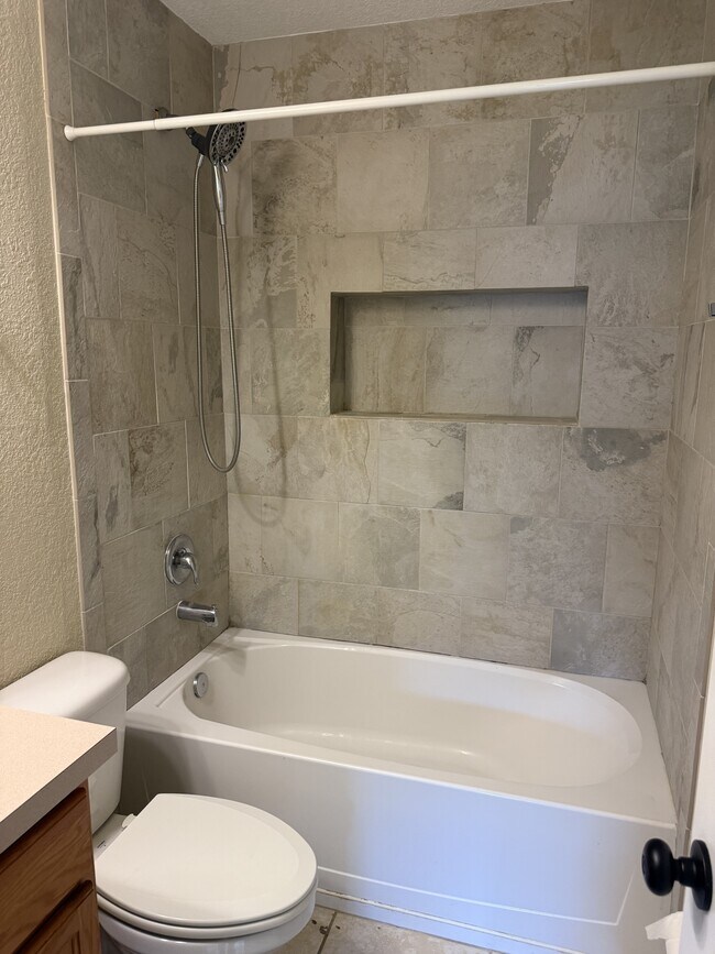 Building Photo - 509 Brightwood Ave